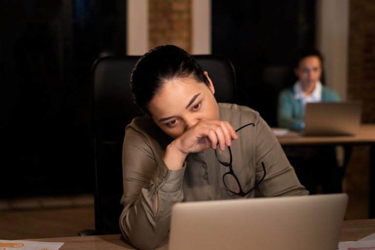 Descubra com esse guia como deixar de ser workaholic