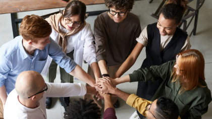 Como o comportamento dos líderes impacta os resultados da equipe